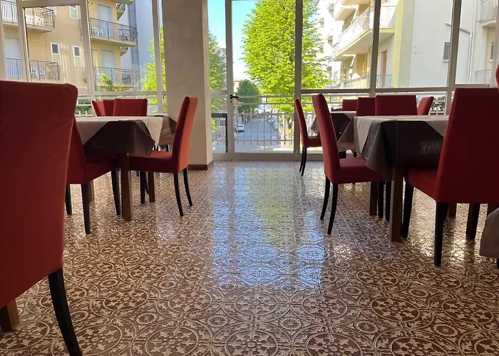 Fellini 3* ريميني