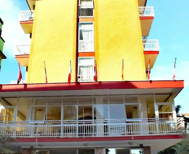 Fellini فندق ريميني