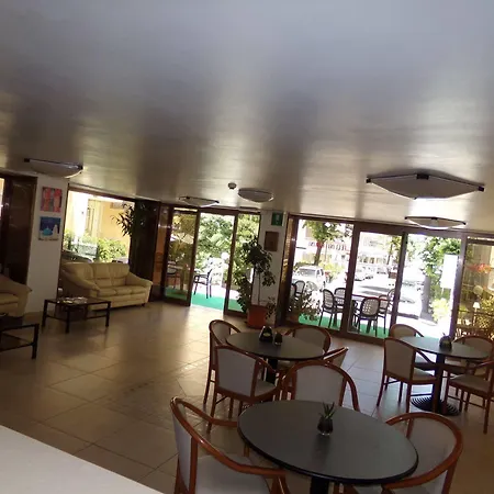 Hotel Fellini 3*